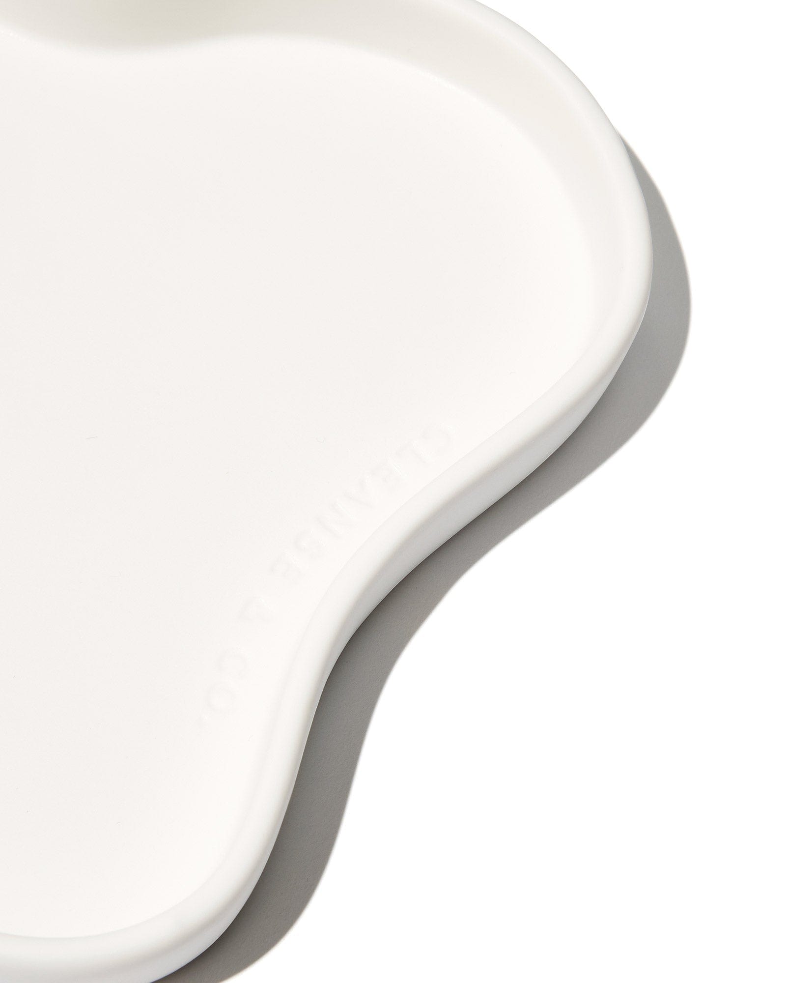 Ceramic Curvy Edged Plate Self & Home cleanse & co.